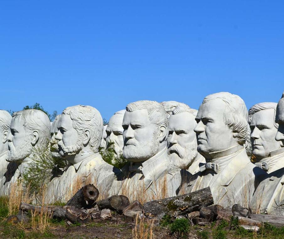 I visited the mysterious president's heads park